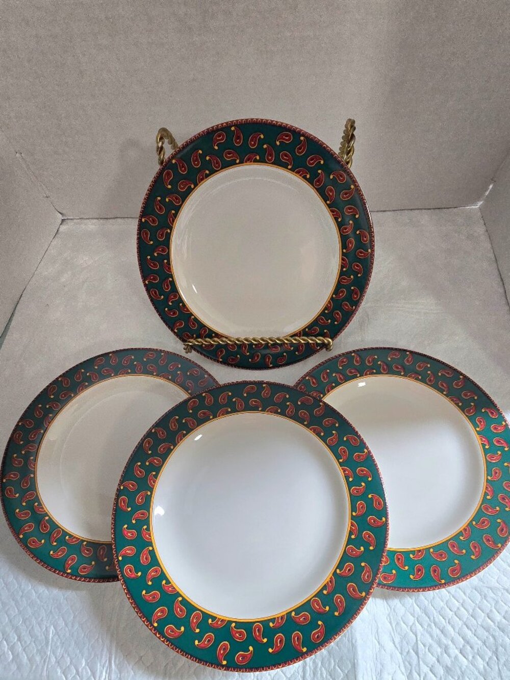 Set Of 4 Windsor By Signature Housewares Stoneware Salad Plates Paisley EUC.